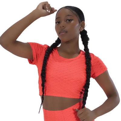 Crop top texturizado con mangas