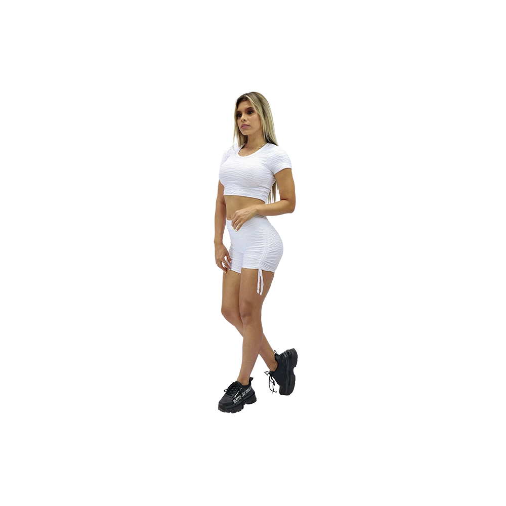 Crop top con mangas + short...