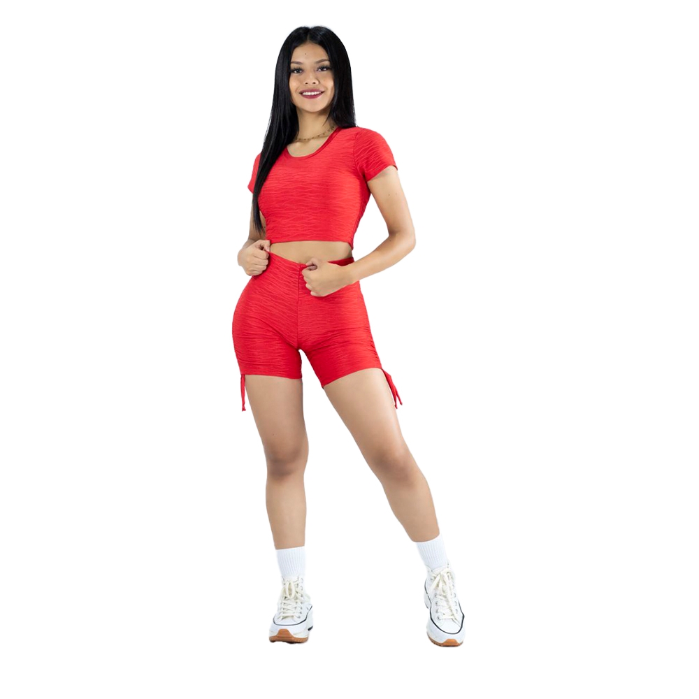 Crop top con mangas + short...